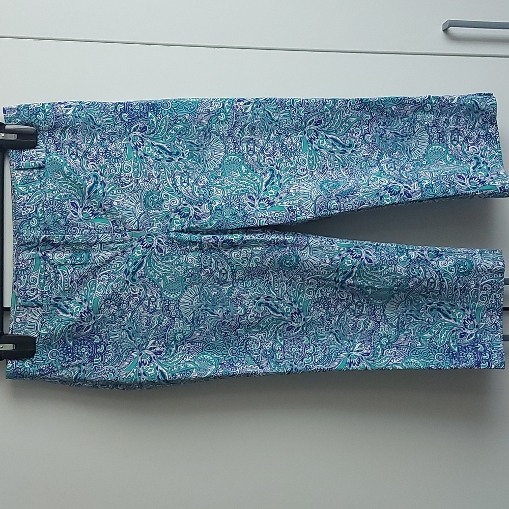 Capri pants